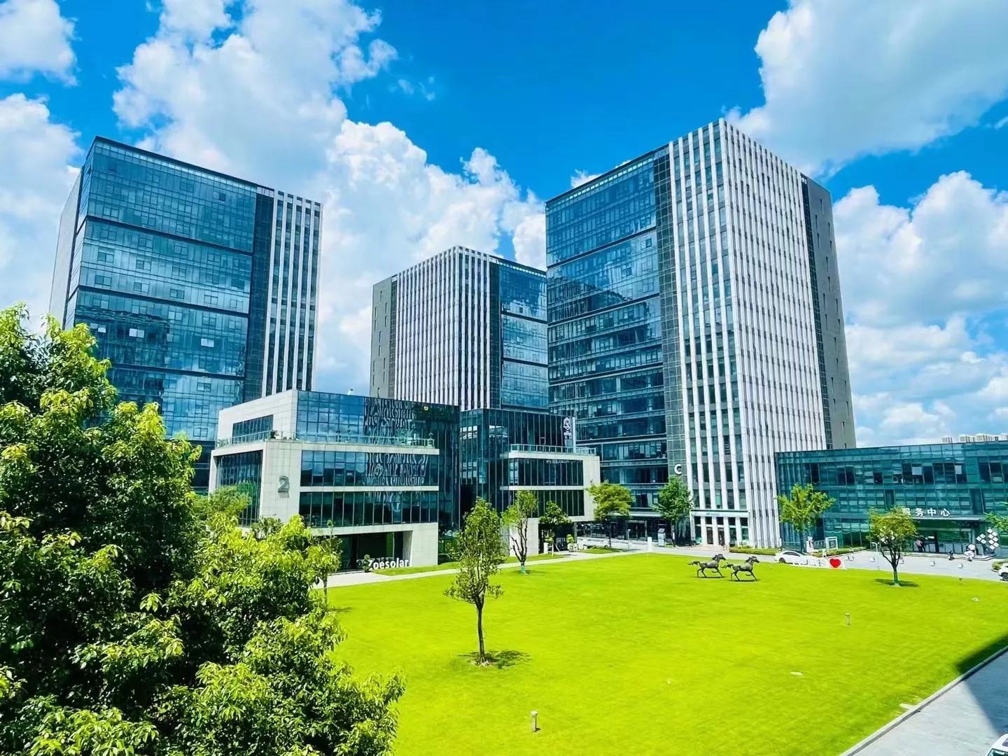 शंघाई वन+वन इलेक्ट्रॉनिक टेक्नोलॉजी कंपनी लिमिटेड